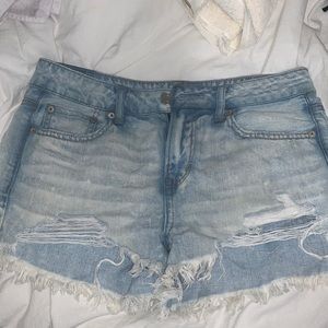 Cute american eagle shorts :)